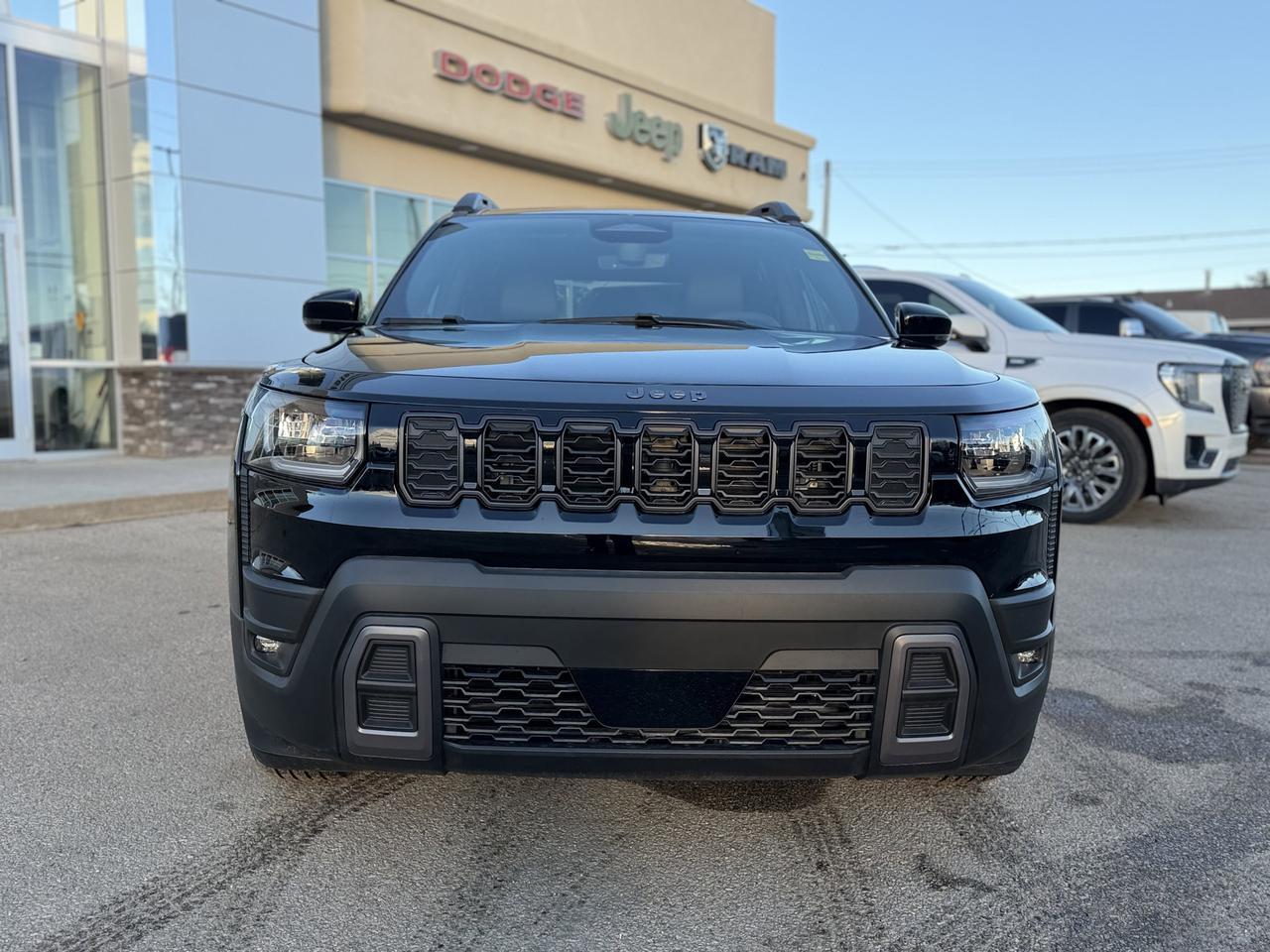 2026 Jeep Cherokee Limited 4WD Hybrid | Capri Leatherette Seats | 12IN Uconnect 5 | Power Liftgate | Heated Seats Redwater AB