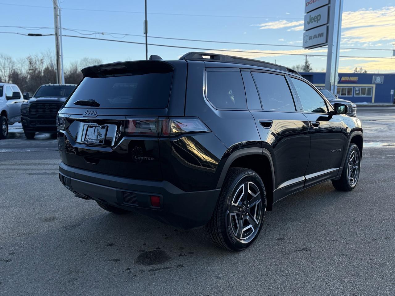 2026 Jeep Cherokee Limited 4WD Hybrid | Capri Leatherette Seats | 12IN Uconnect 5 | Power Liftgate | Heated Seats Redwater AB