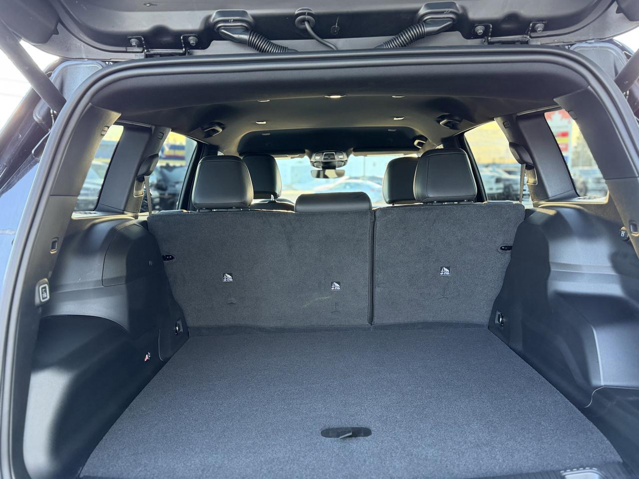 2026 Jeep Cherokee Limited 4WD Hybrid | Capri Leatherette Seats | 12IN Uconnect 5 | Power Liftgate | Heated Seats Redwater AB