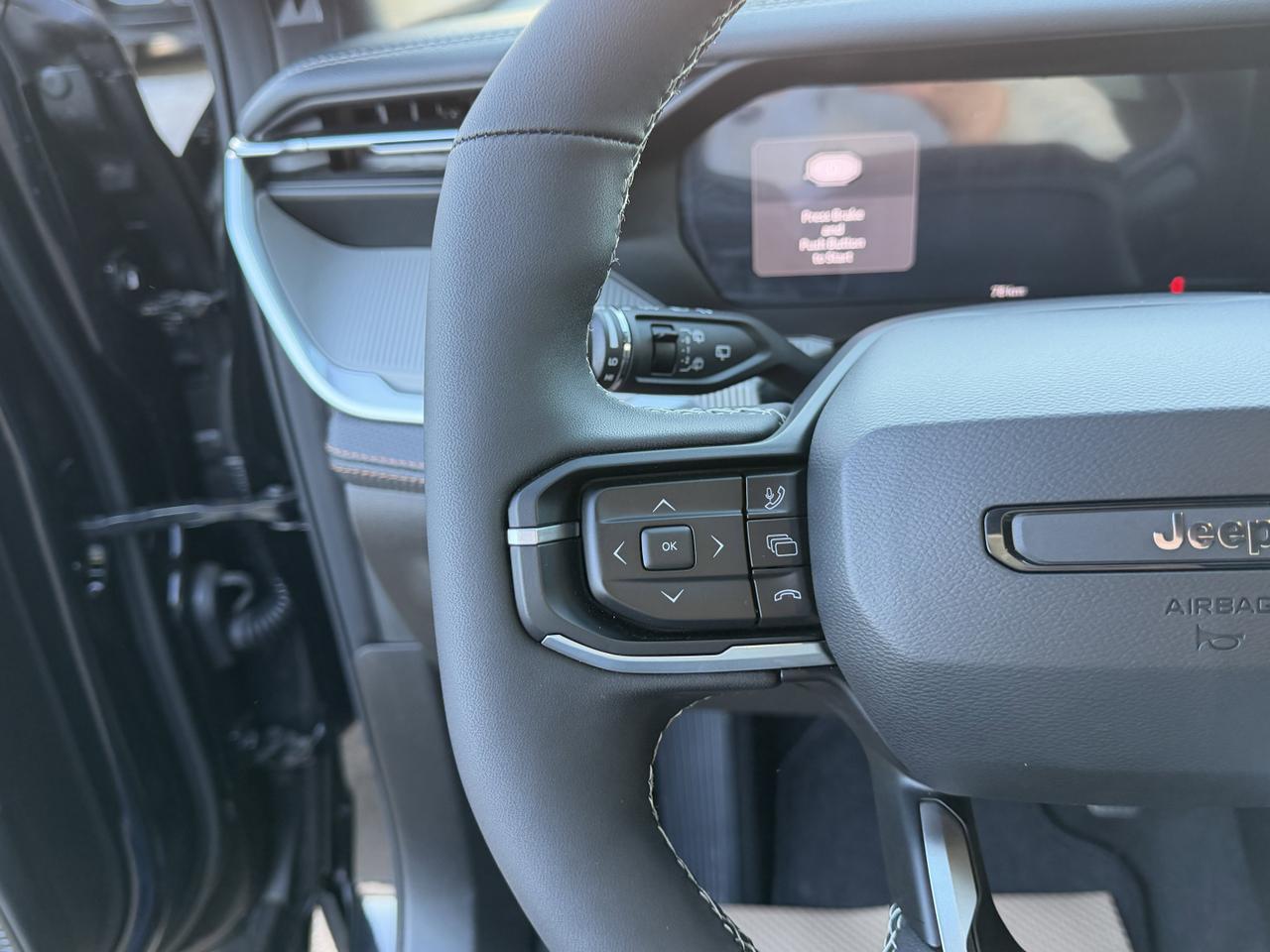 2026 Jeep Cherokee Limited 4WD Hybrid | Capri Leatherette Seats | 12IN Uconnect 5 | Power Liftgate | Heated Seats Redwater AB