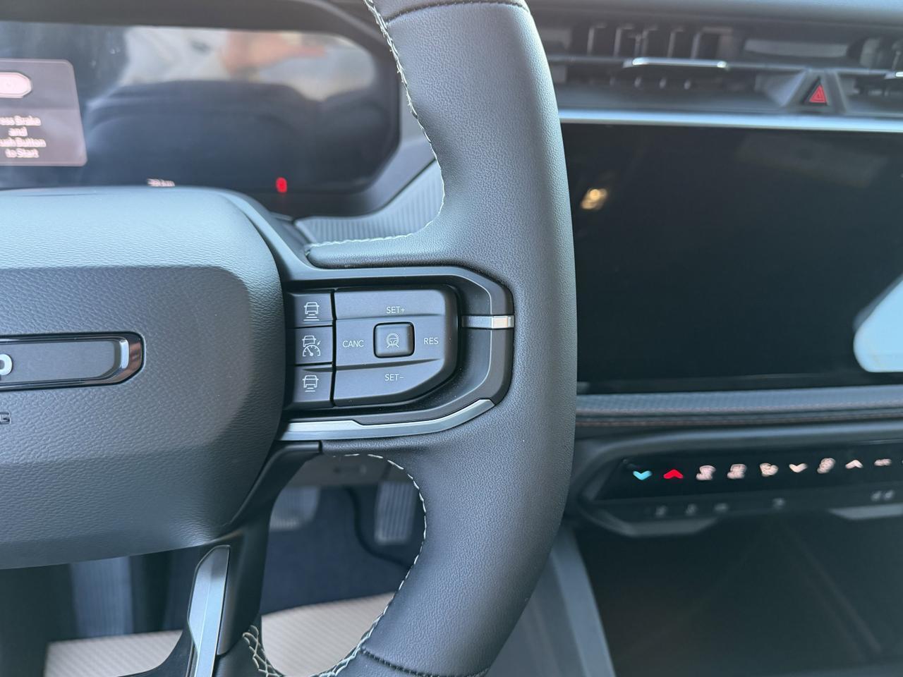 2026 Jeep Cherokee Limited 4WD Hybrid | Capri Leatherette Seats | 12IN Uconnect 5 | Power Liftgate | Heated Seats Redwater AB