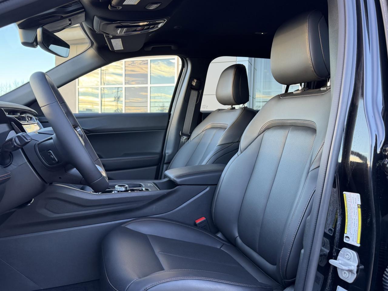 2026 Jeep Cherokee Limited 4WD Hybrid | Capri Leatherette Seats | 12IN Uconnect 5 | Power Liftgate | Heated Seats Redwater AB