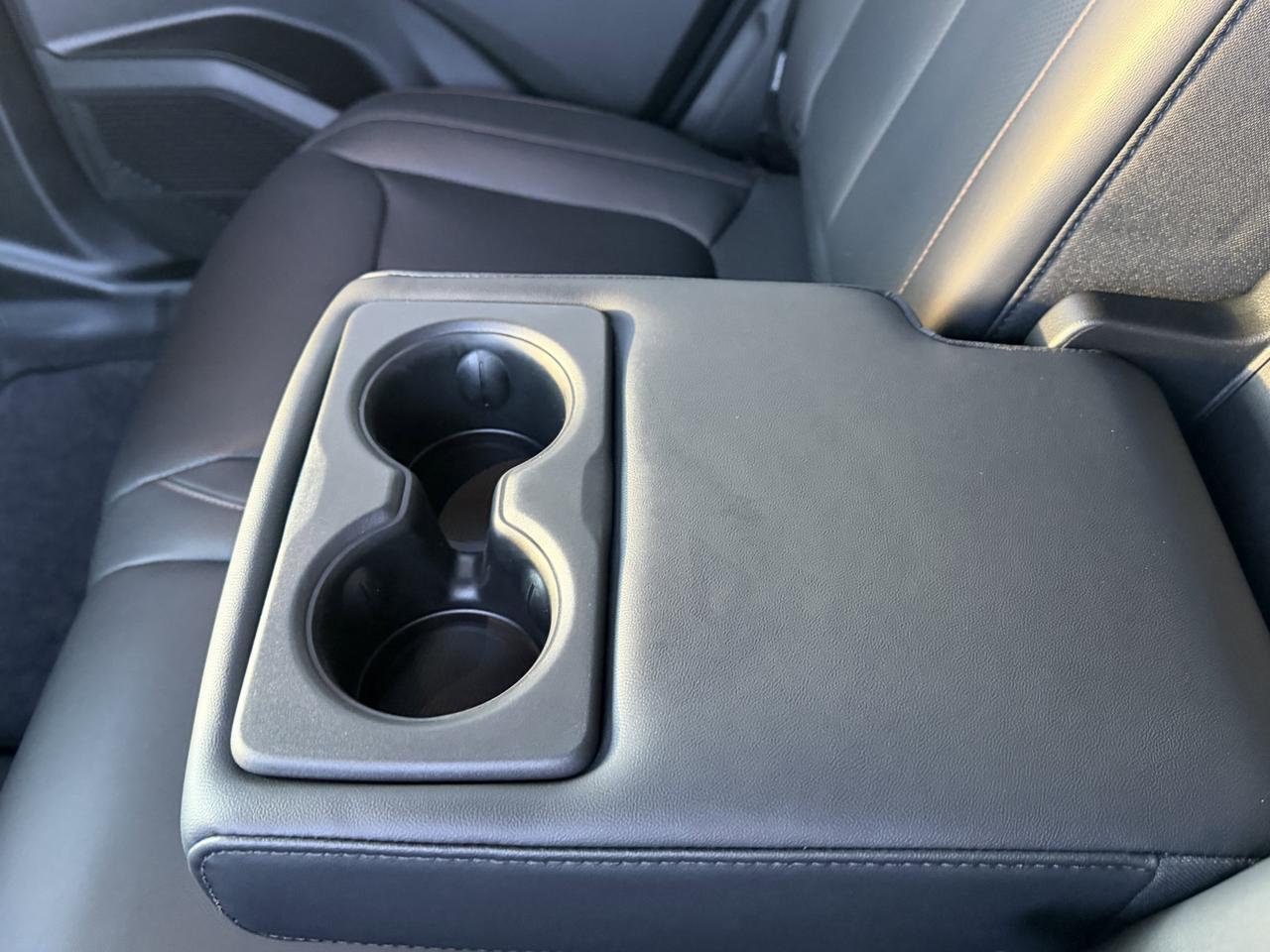 2026 Jeep Cherokee Limited 4WD Hybrid | Capri Leatherette Seats | 12IN Uconnect 5 | Power Liftgate | Heated Seats Redwater AB