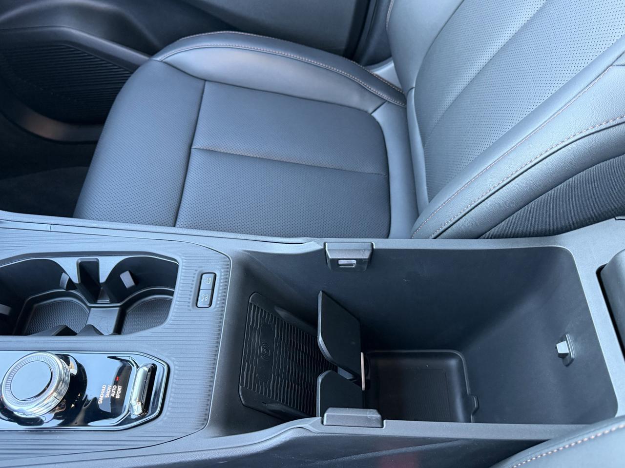 2026 Jeep Cherokee Limited 4WD Hybrid | Capri Leatherette Seats | 12IN Uconnect 5 | Power Liftgate | Heated Seats Redwater AB