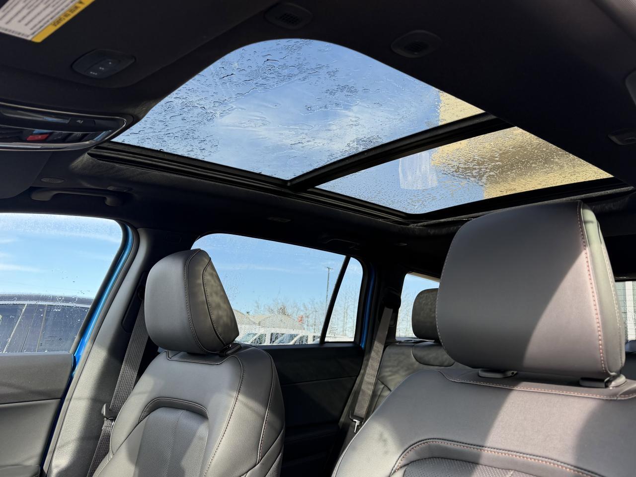 2026 Jeep Cherokee Limited 4x4 | Hydro Blue Pearl | Turbo Hybrid | Panoramic Sunroof | Trailer Tow Group Redwater AB