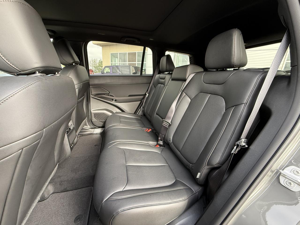 2026 Jeep Cherokee Limited 4x4 | Turbo Hybrid | EVT Transmission | Heated Seats | Adaptive Cruise | Power Liftgate Redwater AB