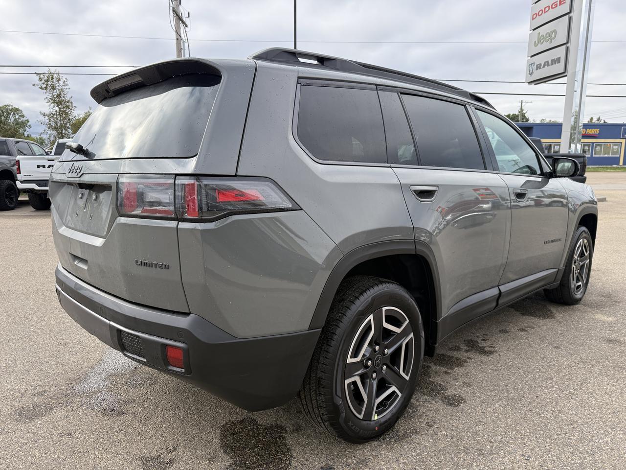 2026 Jeep Cherokee Limited 4x4 | Turbo Hybrid | EVT Transmission | Heated Seats | Adaptive Cruise | Power Liftgate Redwater AB