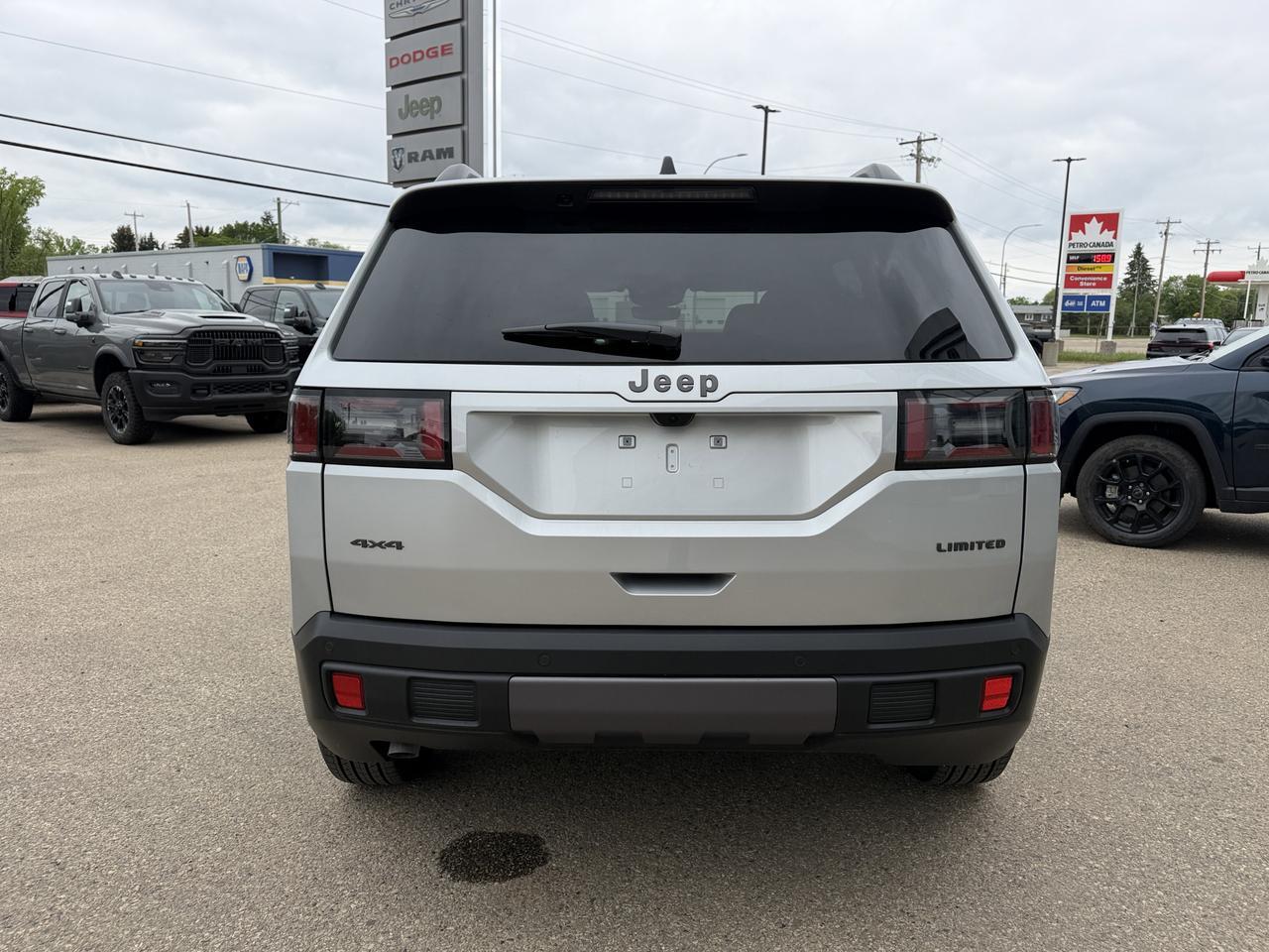2026 Jeep Cherokee Limited 4x4 | Turbo Hybrid | Keyless Entry | Heated Seats | Backup Camera | Power Liftgate | Leather Redwater AB