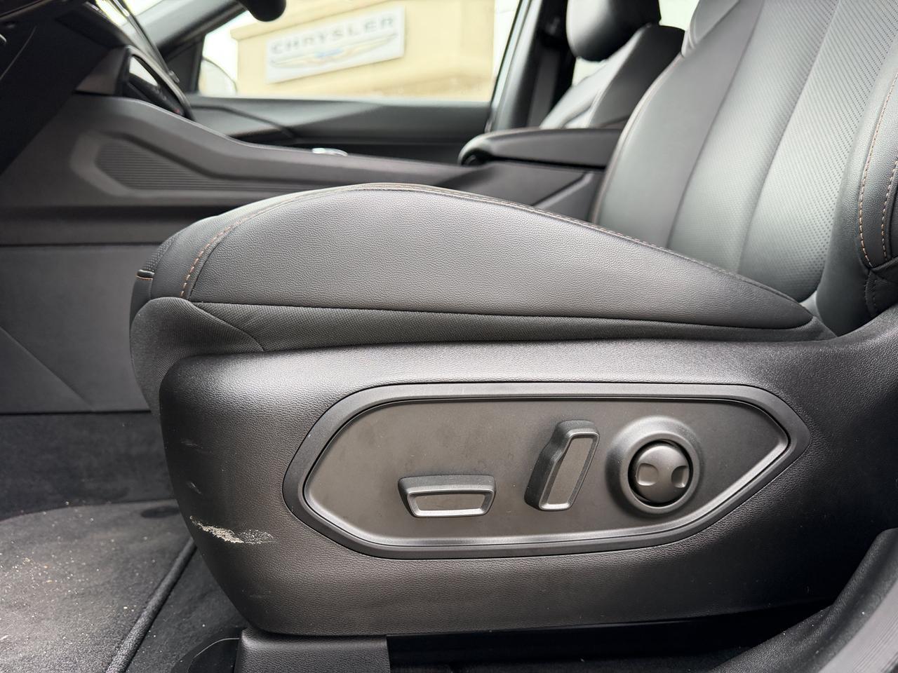 2026 Jeep Cherokee Limited 4x4 | Turbo Hybrid | Keyless Entry | Heated Seats | Backup Camera | Power Liftgate | Leather Redwater AB
