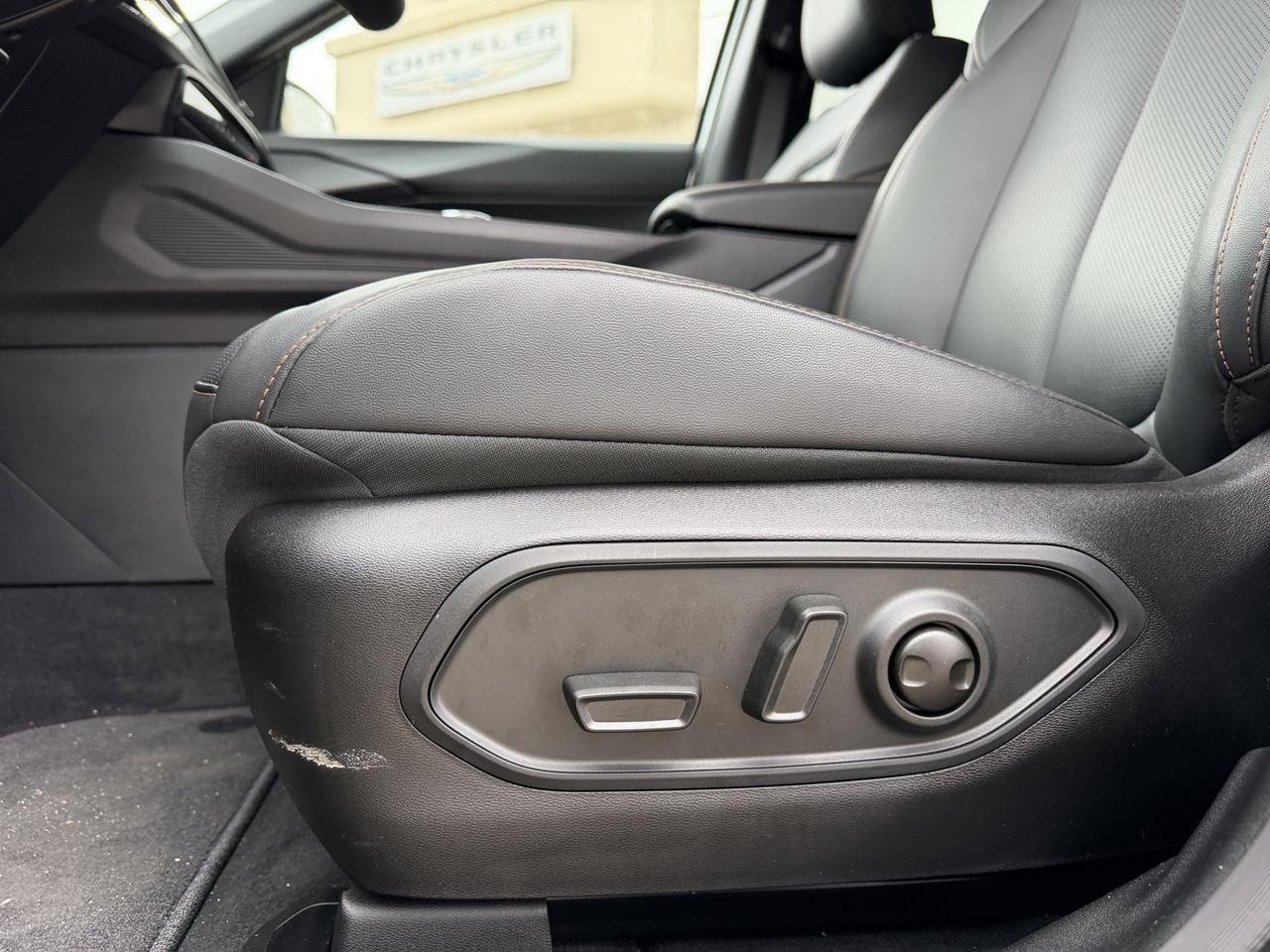 2026 Jeep Cherokee Limited 4x4 | Turbo Hybrid | Keyless Entry | Heated Seats | Backup Camera | Power Liftgate | Leather Redwater AB