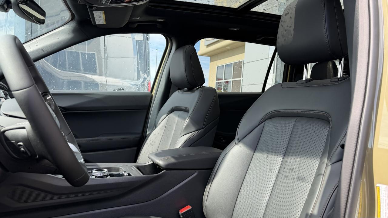 2026 Jeep Cherokee Limited 4x4 Hybrid | Capri Leatherette Seats | Heated Seats | Power Liftgate | Remote Start Redwater AB