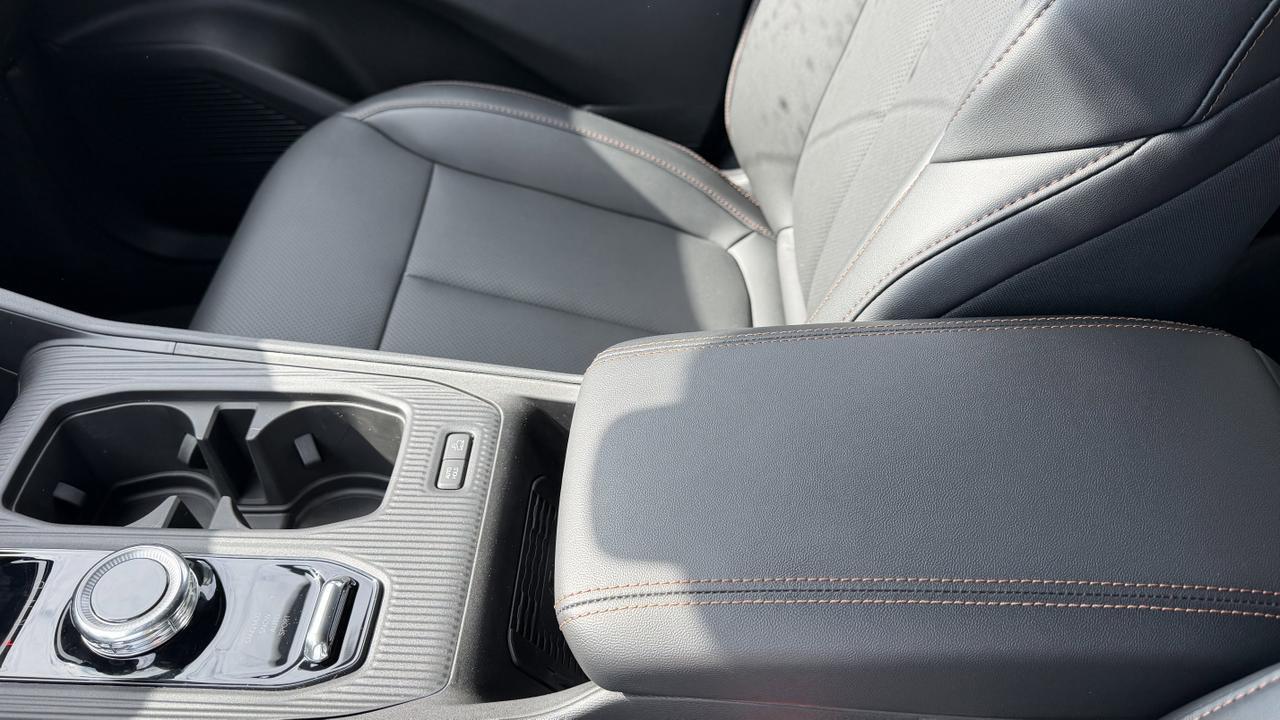 2026 Jeep Cherokee Limited 4x4 Hybrid | Capri Leatherette Seats | Heated Seats | Power Liftgate | Remote Start Redwater AB