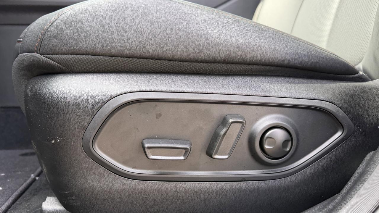 2026 Jeep Cherokee Limited 4x4 Hybrid | Capri Leatherette Seats | Heated Seats | Power Liftgate | Remote Start Redwater AB