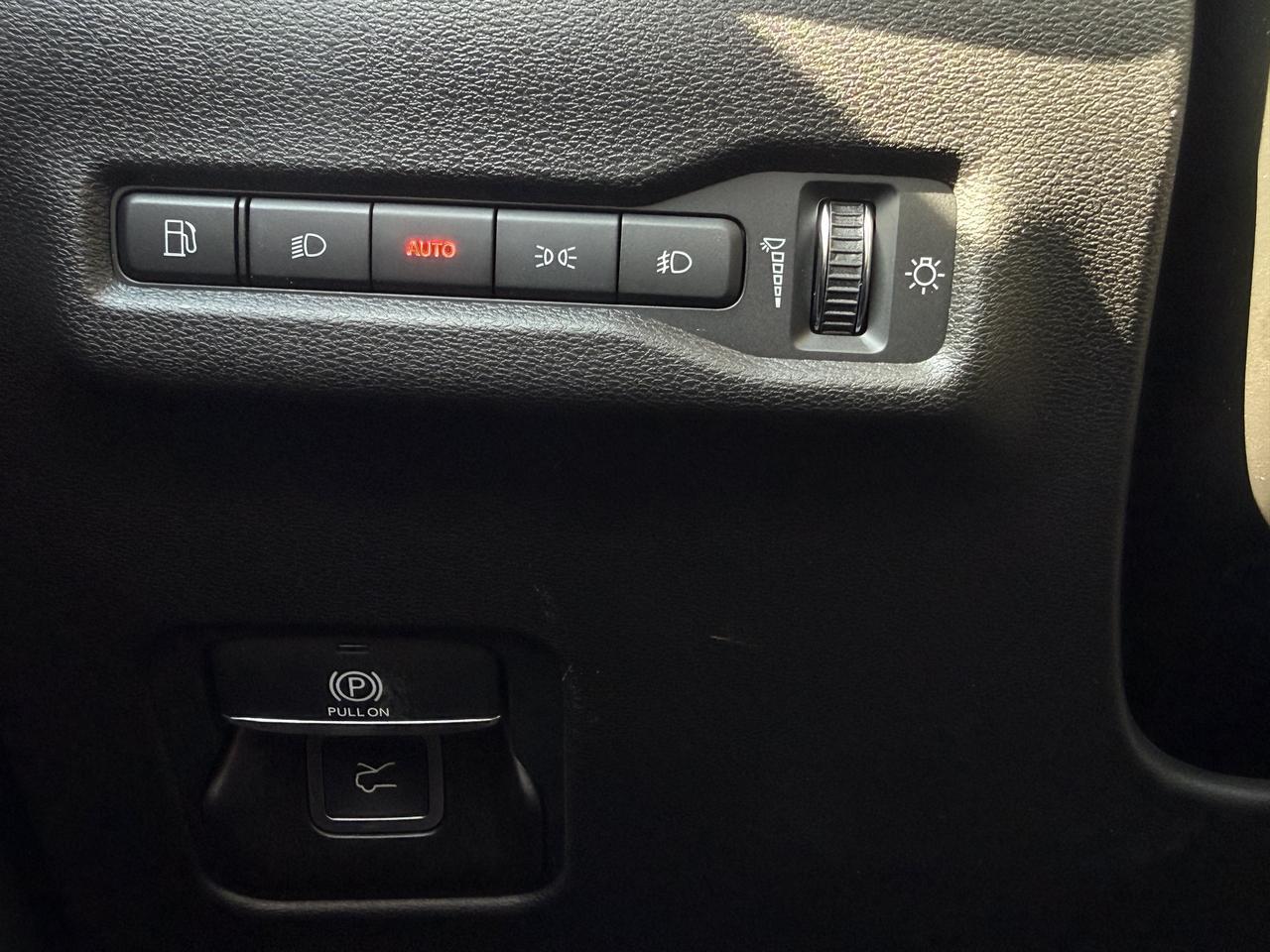 2026 Jeep Cherokee Limited 4x4 SUV | i4 Turbo |  Dual Pane Pano Sunroof | Heated Vented Seats | Power Liftgate Redwater AB