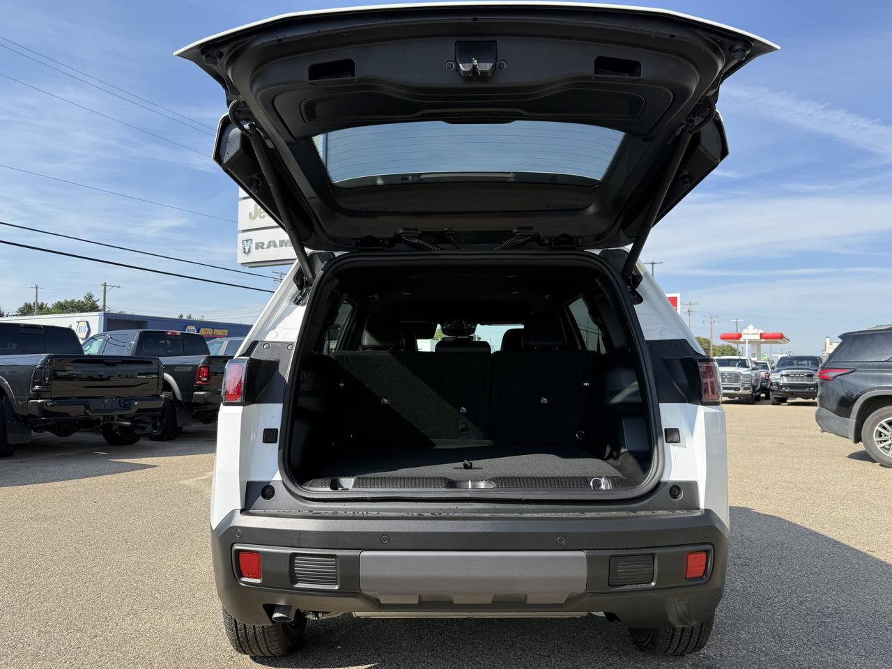 2026 Jeep Cherokee Limited 4x4 SUV | i4 Turbo |  Dual Pane Pano Sunroof | Heated Vented Seats | Power Liftgate Redwater AB