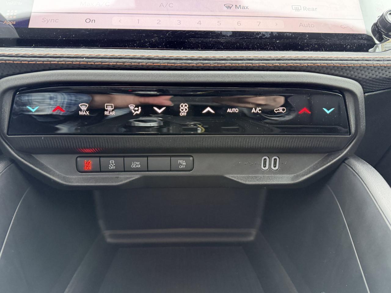 2026 Jeep Cherokee Limited 4x4 Turbo Hybrid | Pano Sunroof | Heated Seats | Remote Start | Rear Camera | Towing Redwater AB