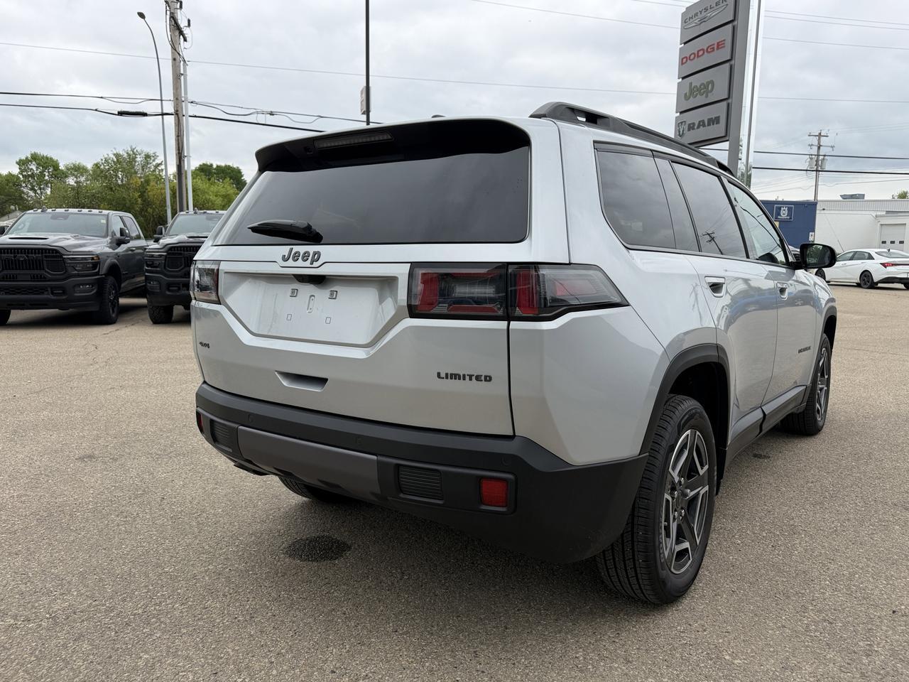 2026 Jeep Cherokee Limited Redwater AB