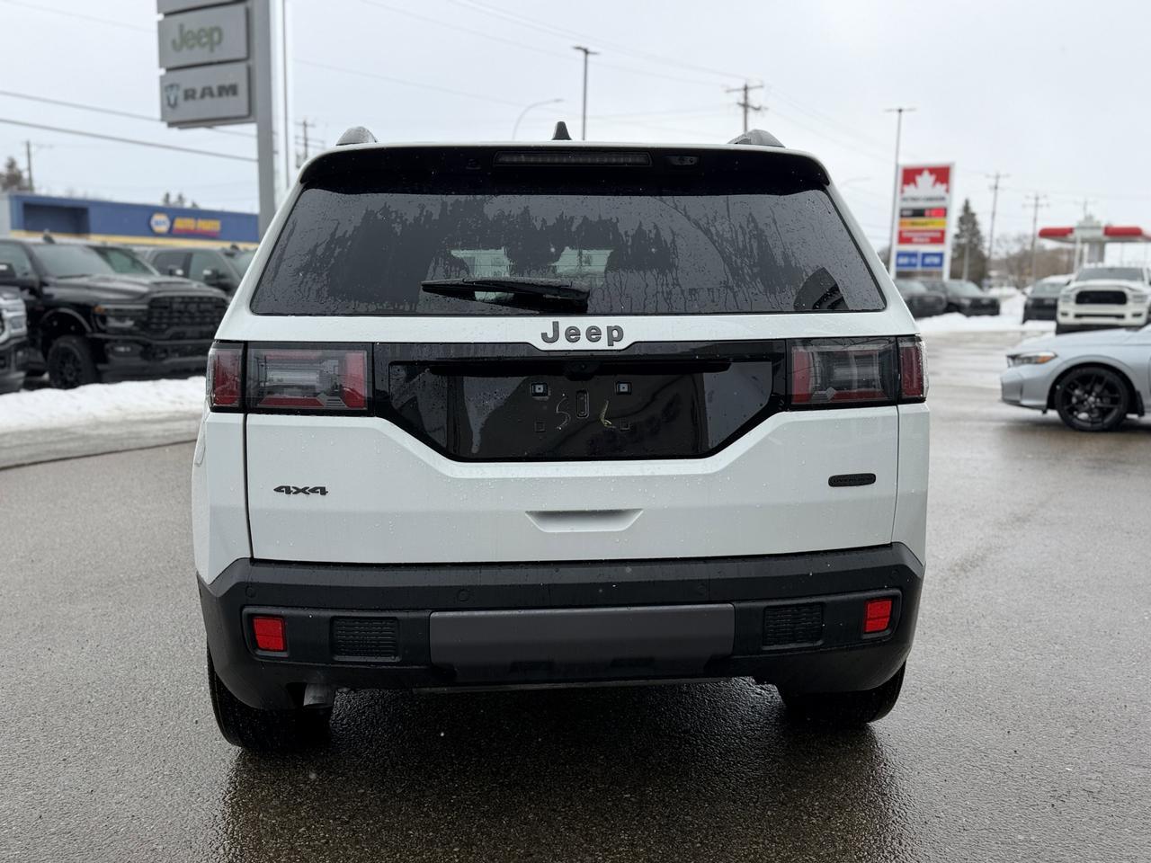 2026 Jeep Cherokee Overland 4x4 Hybrid SUV | Pano Sunroof | Heated Vented Seats | 360 Camera | Power Liftgate Redwater AB