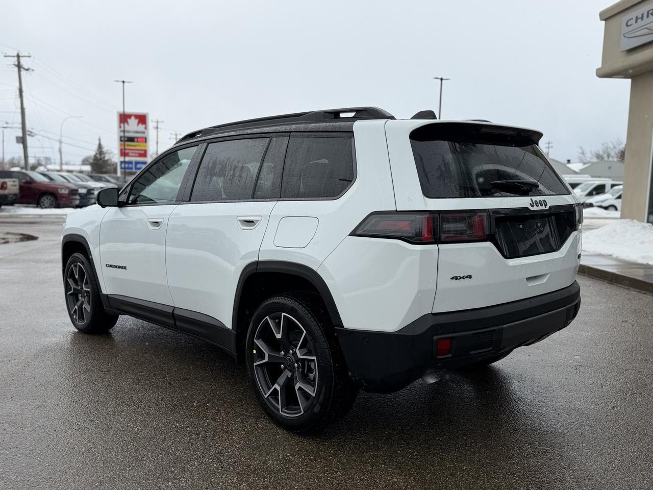 2026 Jeep Cherokee Overland 4x4 Hybrid SUV | Pano Sunroof | Heated Vented Seats | 360 Camera | Power Liftgate Redwater AB