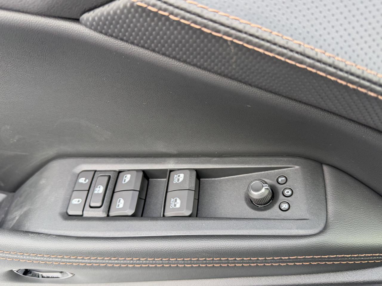 2026 Jeep Cherokee Overland 4x4 Hybrid SUV | Pano Sunroof | Heated Vented Seats | 360 Camera | Power Liftgate Redwater AB