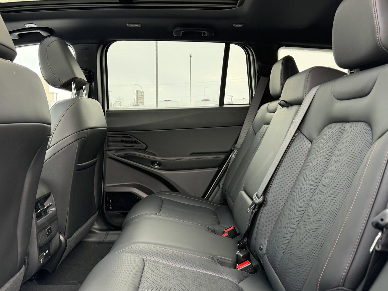 2026 Jeep Cherokee Overland 4x4 Hybrid SUV | Pano Sunroof | Heated Vented Seats | 360 Camera | Power Liftgate Redwater AB