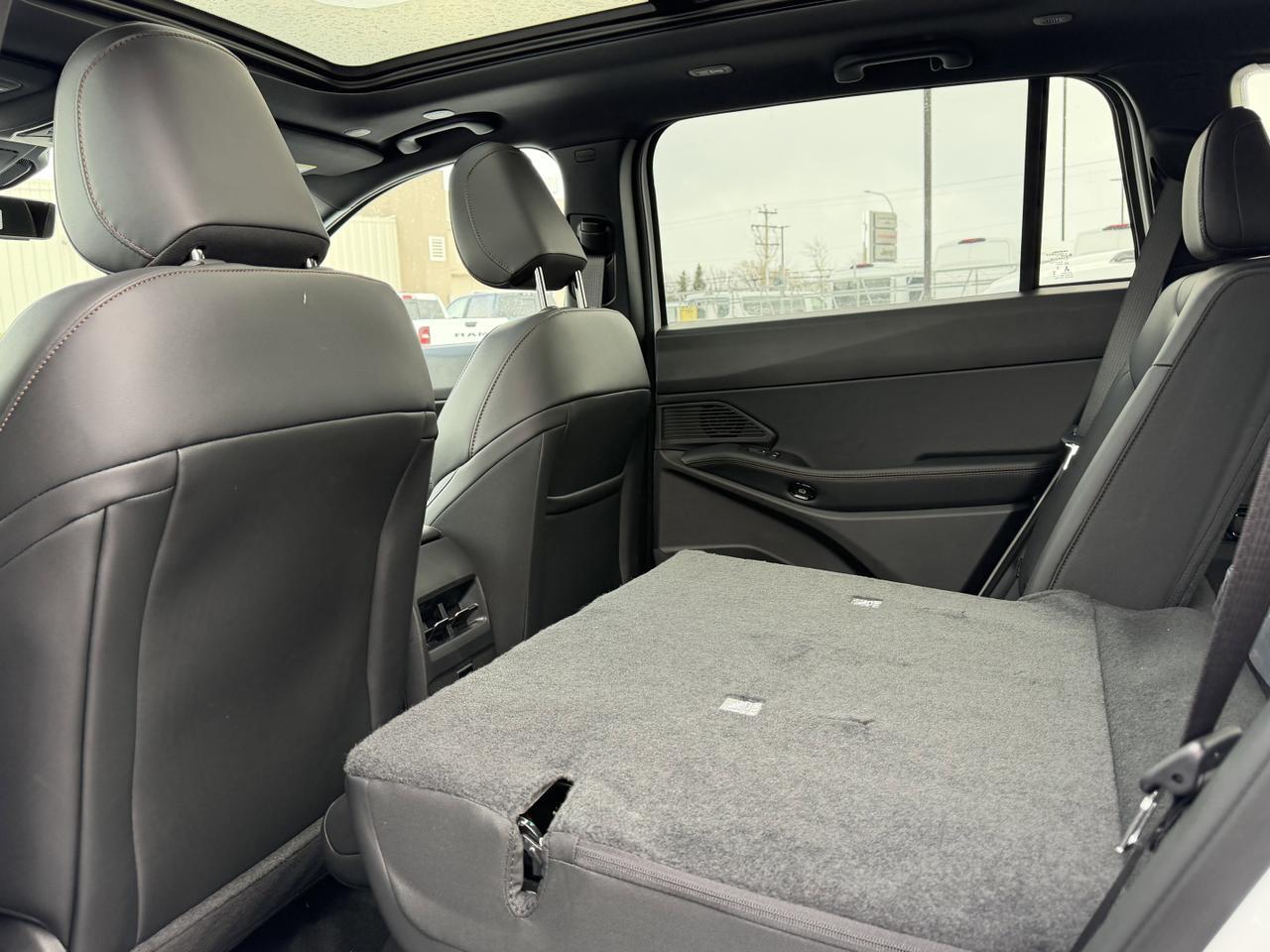 2026 Jeep Cherokee Overland 4x4 Hybrid SUV | Pano Sunroof | Heated Vented Seats | 360 Camera | Power Liftgate Redwater AB