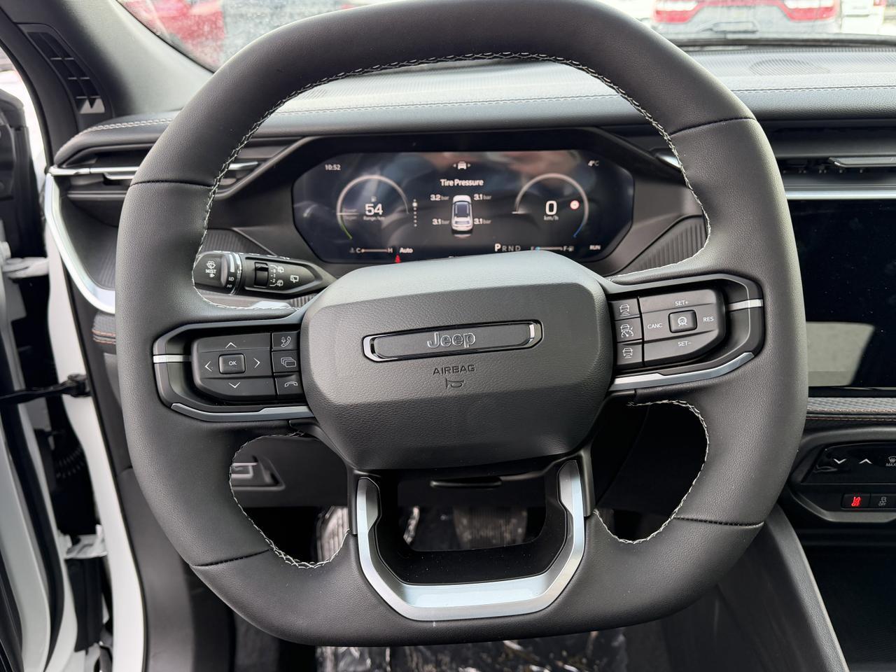 2026 Jeep Cherokee Overland 4x4 Hybrid SUV | Pano Sunroof | Heated Vented Seats | 360 Camera | Power Liftgate Redwater AB