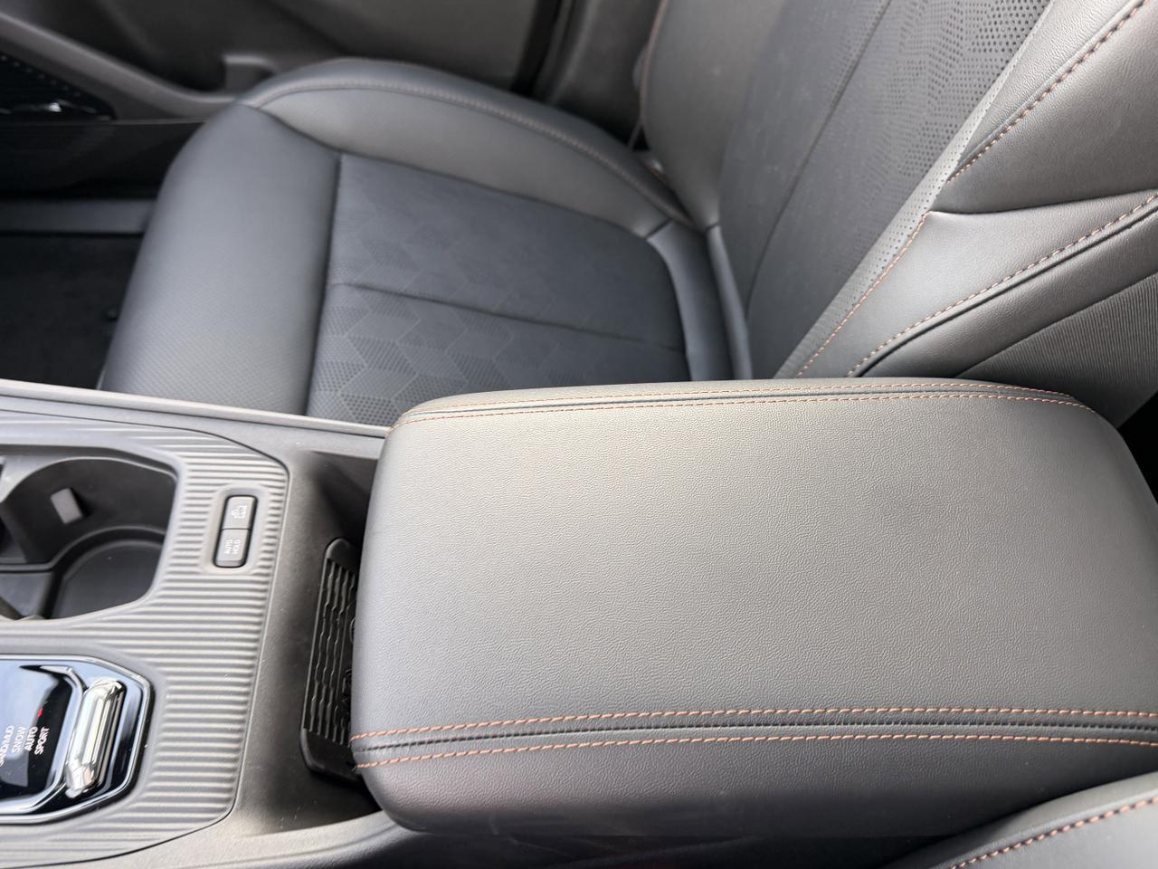 2026 Jeep Cherokee Overland 4x4 Hybrid SUV | Pano Sunroof | Heated Vented Seats | 360 Camera | Power Liftgate Redwater AB