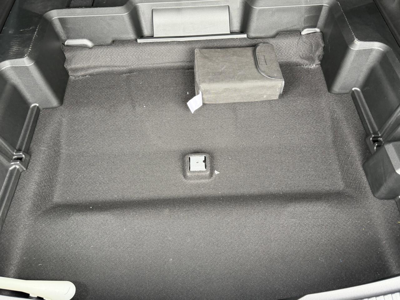 2026 Jeep Cherokee Overland 4x4 Hybrid SUV | Pano Sunroof | Heated Vented Seats | 360 Camera | Power Liftgate Redwater AB