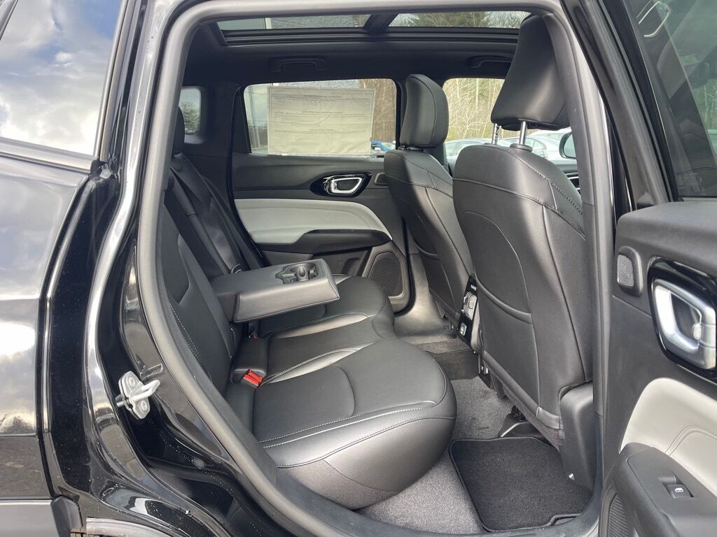 2026 Jeep Compass LIMITED ALTITUDE 4X4 Orange MA