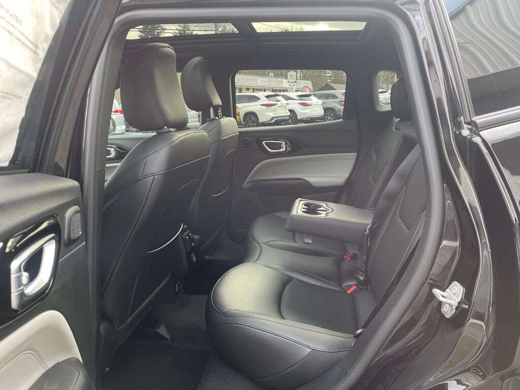 2026 Jeep Compass LIMITED ALTITUDE 4X4 Orange MA
