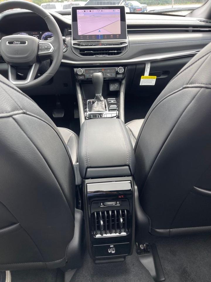 2026 Jeep Compass LIMITED ALTITUDE 4X4 Orange MA