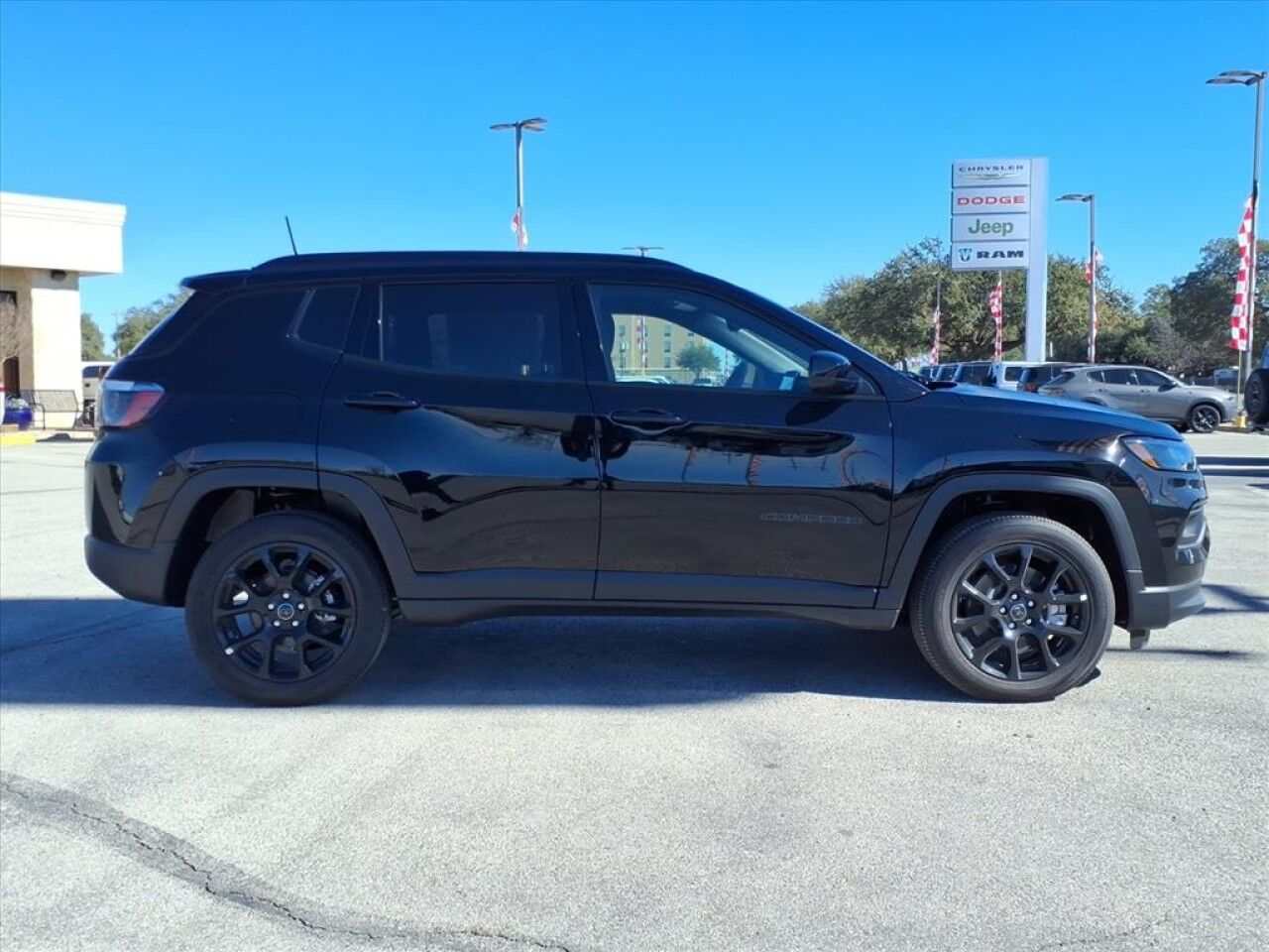 2026 Jeep Compass Latitude Altitude