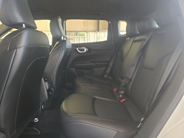 2026 Jeep Compass Latitude Altitude Burnet TX
