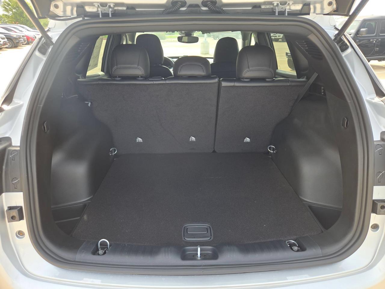 2026 Jeep Compass Latitude Altitude Castroville TX