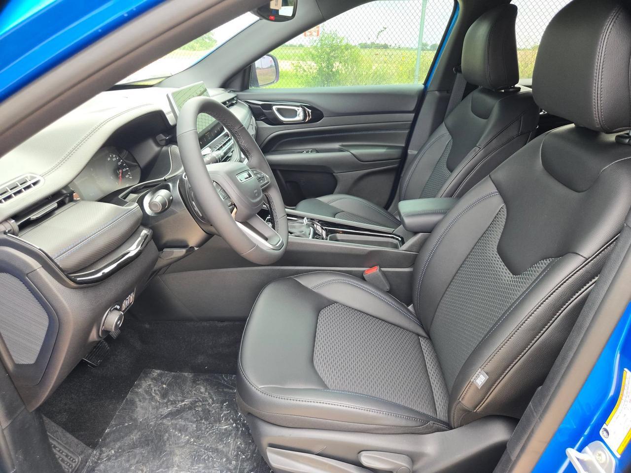 2026 Jeep Compass Latitude Altitude Castroville TX