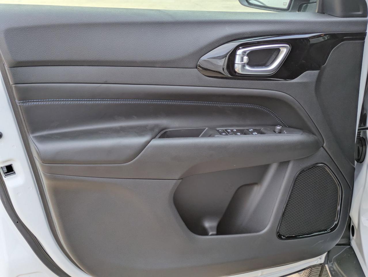 2026 Jeep Compass Latitude Castroville TX