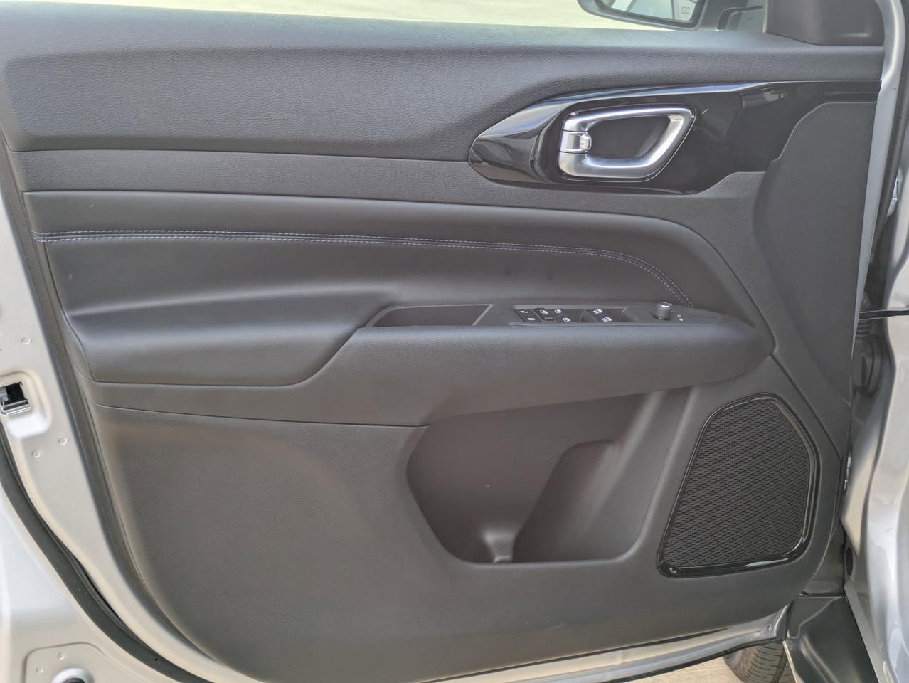 2026 Jeep Compass Latitude Castroville TX