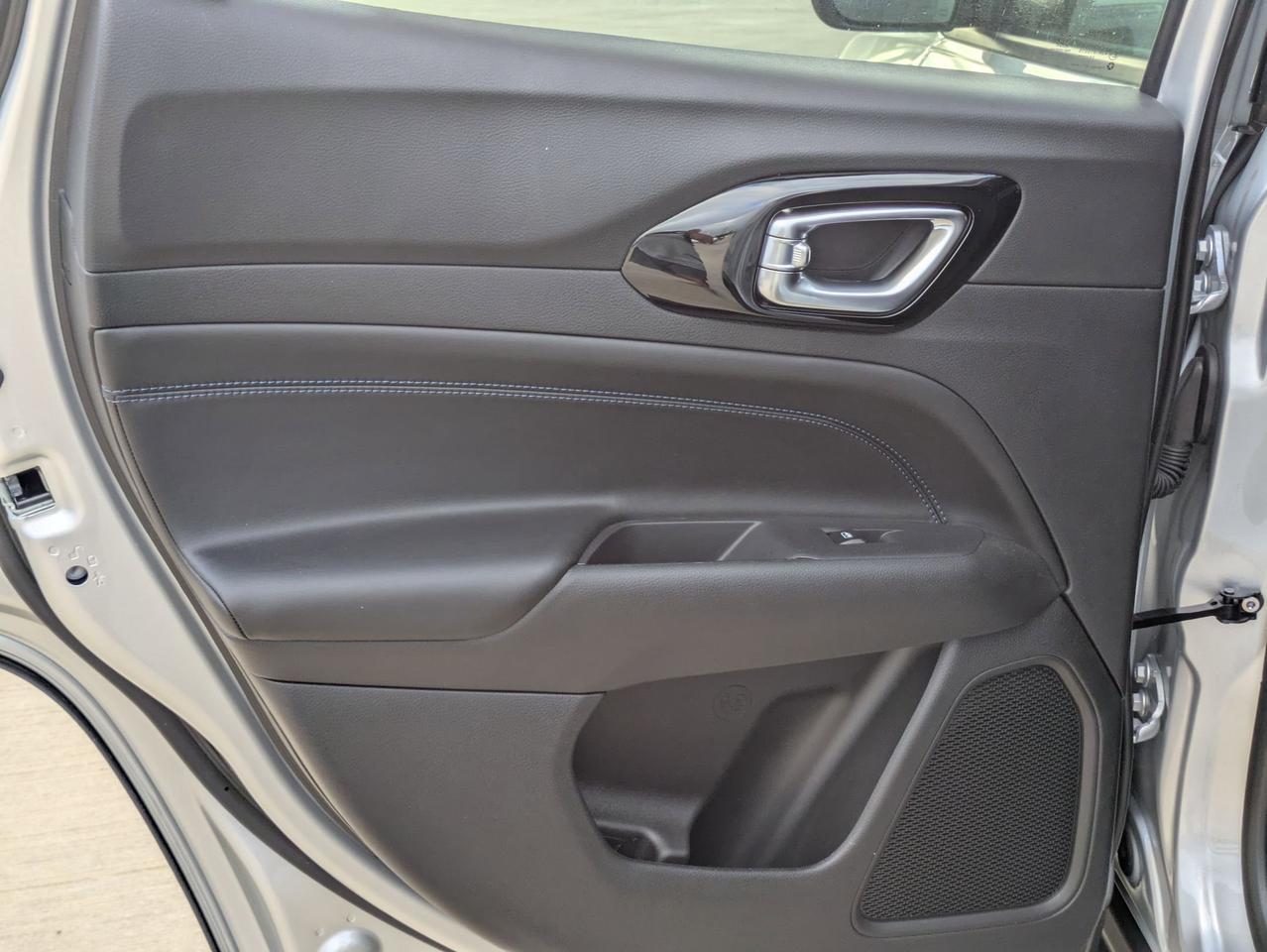 2026 Jeep Compass Latitude Castroville TX