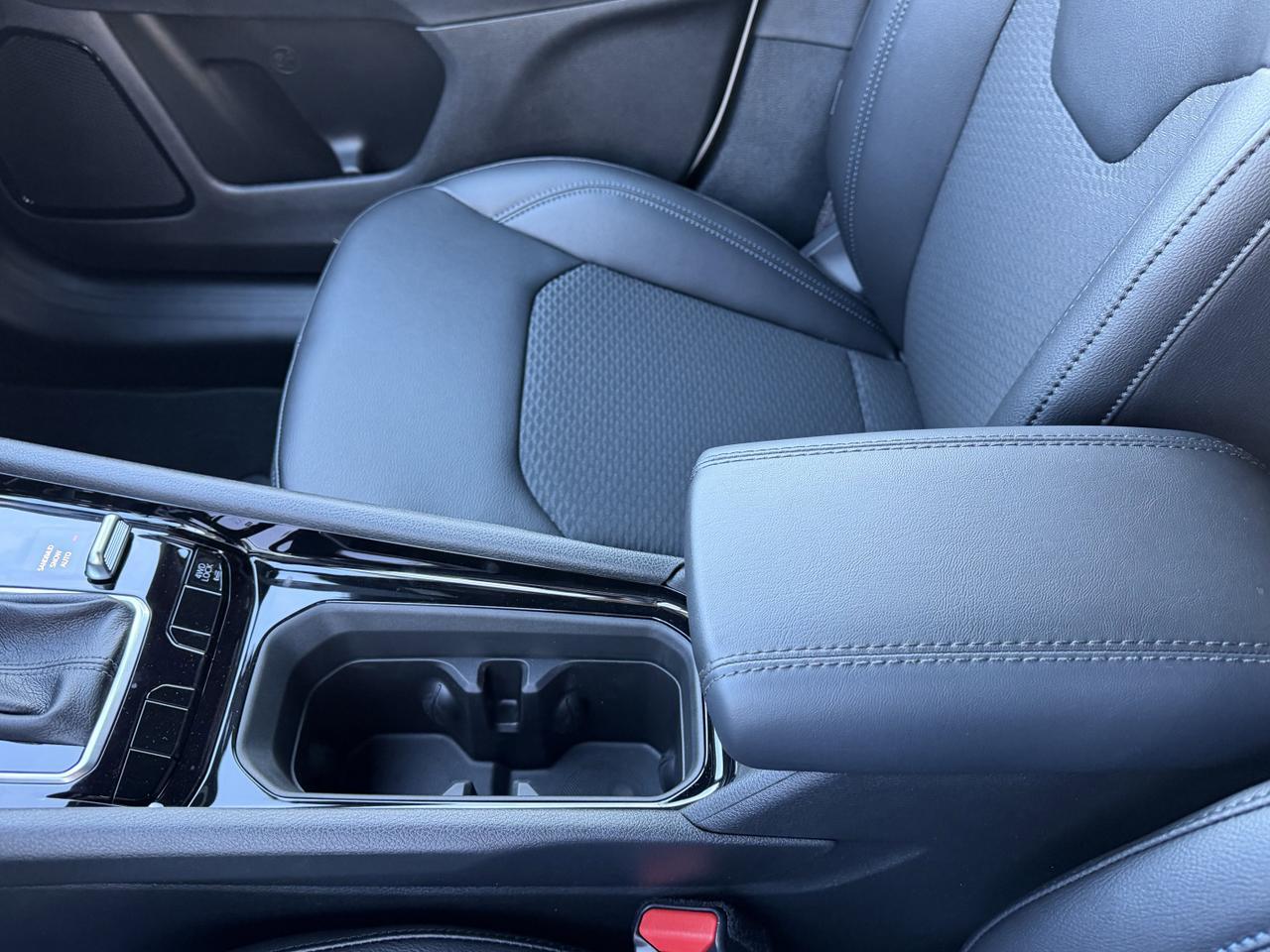 2026 Jeep Compass North 4x4 | 2L Turbo | Heated Seats | Remote Start | Keyless Entry | Backup Camera | Bluetooth Redwater AB