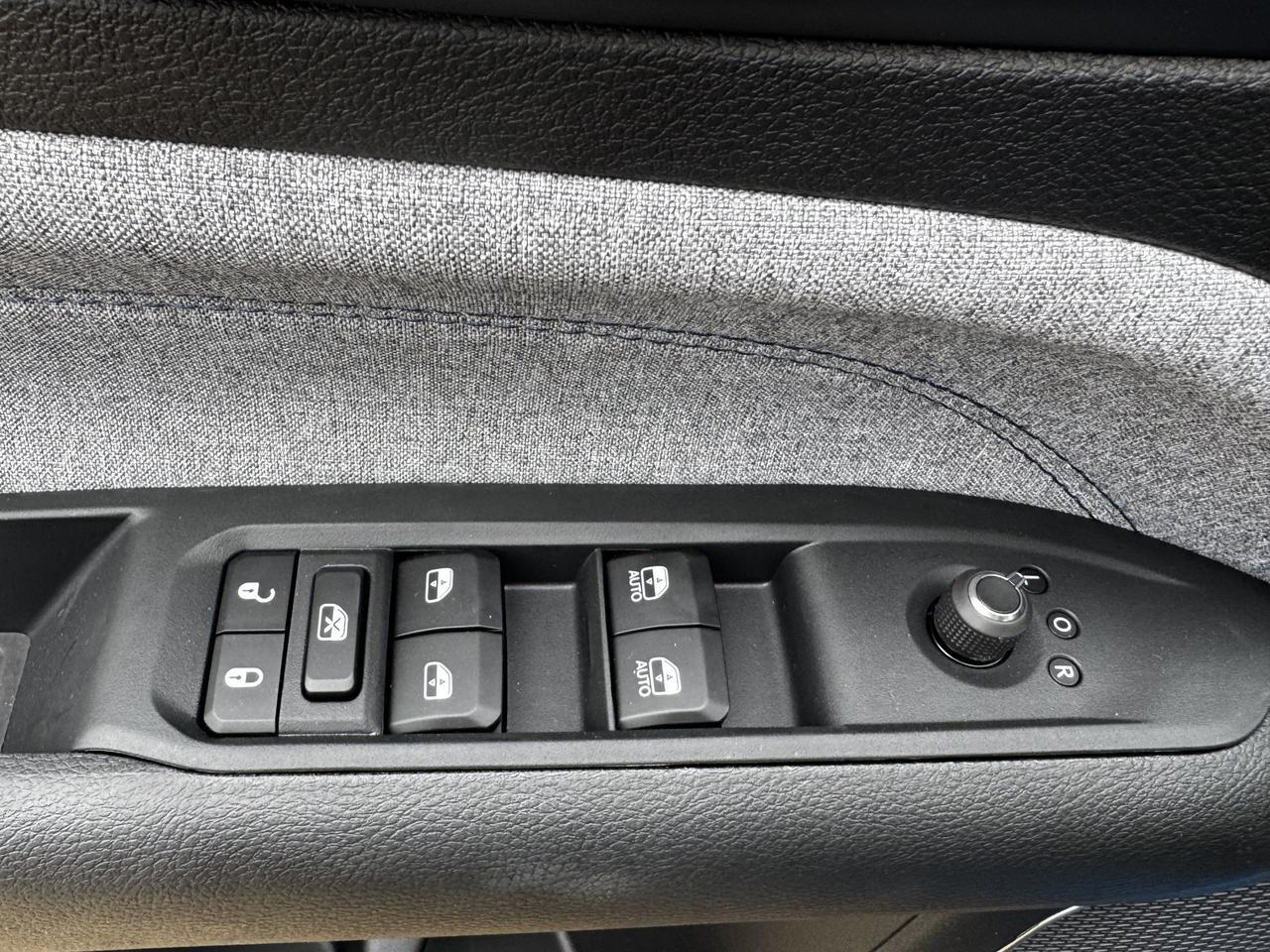 2026 Jeep Compass Sport 4x4 | 2L Turbo | Hydro Blue Pearl | Backup Camera | Heated Seats Redwater AB