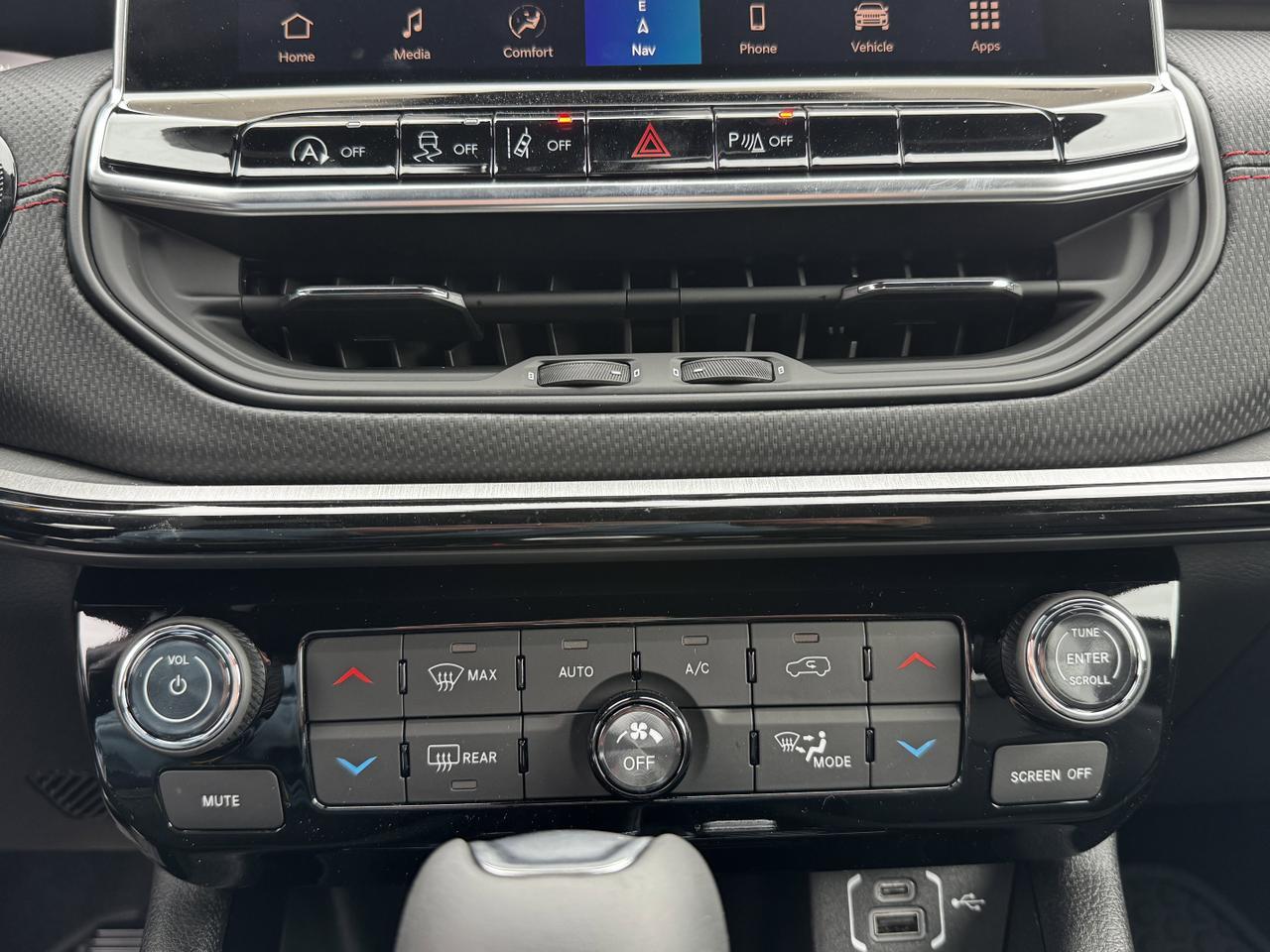 2026 Jeep Compass Trailhawk 4x4 | 2L Turbo | Full Sunroof | NAV | Heated Seats | Backup Camera Redwater AB