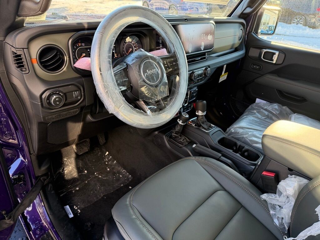 2026 Jeep Gladiator MOJAVE 4X4 Orange MA