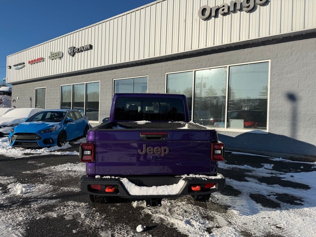 2026 Jeep Gladiator MOJAVE 4X4 Orange MA