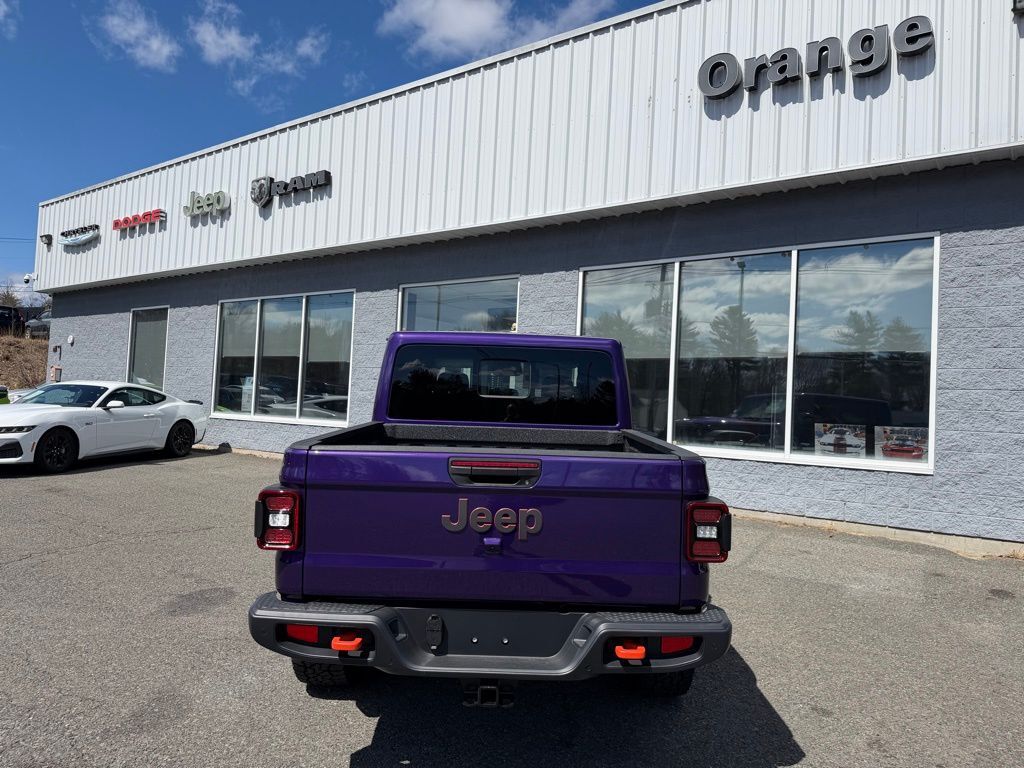 2026 Jeep Gladiator MOJAVE 4X4 Orange MA