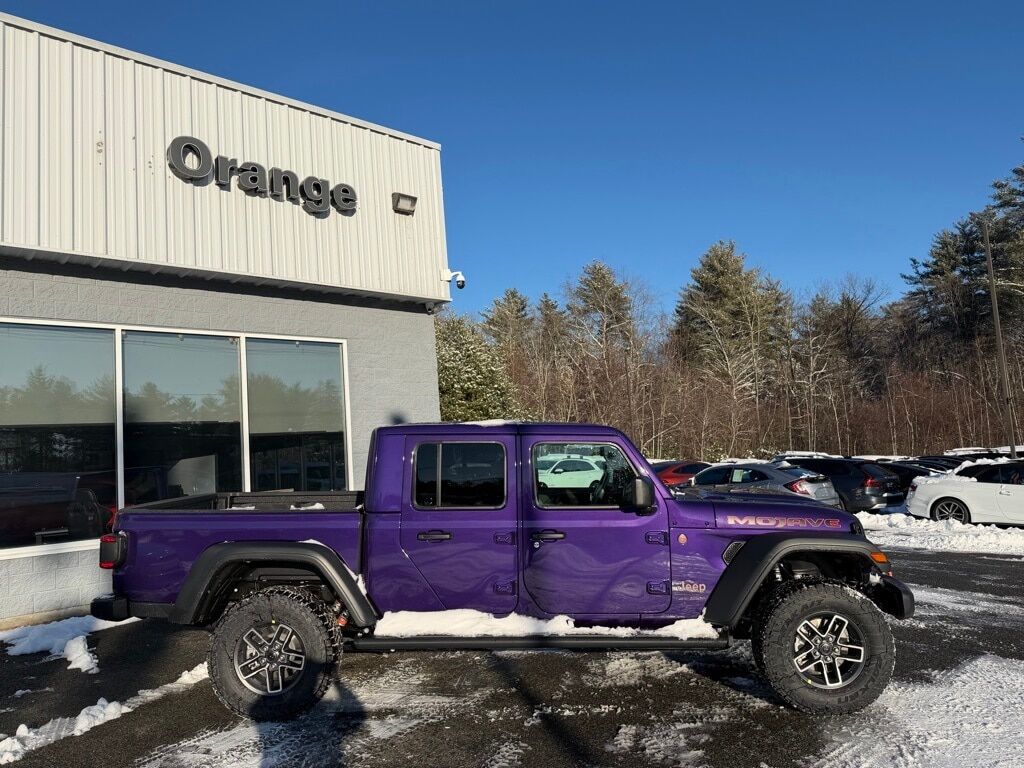 2026 Jeep Gladiator MOJAVE 4X4 Orange MA