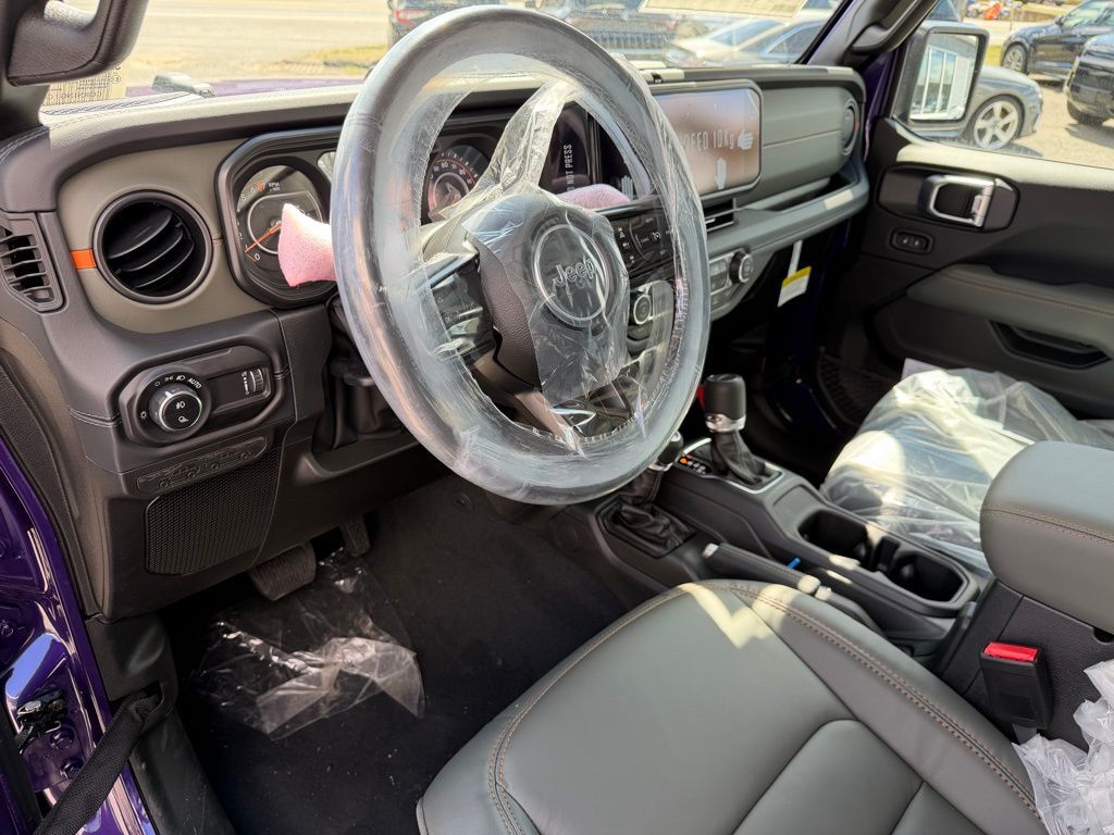2026 Jeep Gladiator MOJAVE 4X4 Orange MA