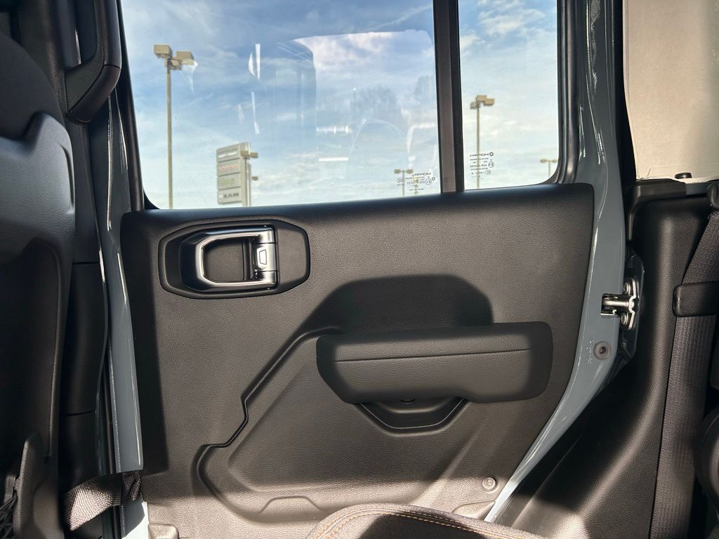 2026 Jeep Gladiator Mojave Crestwood KY