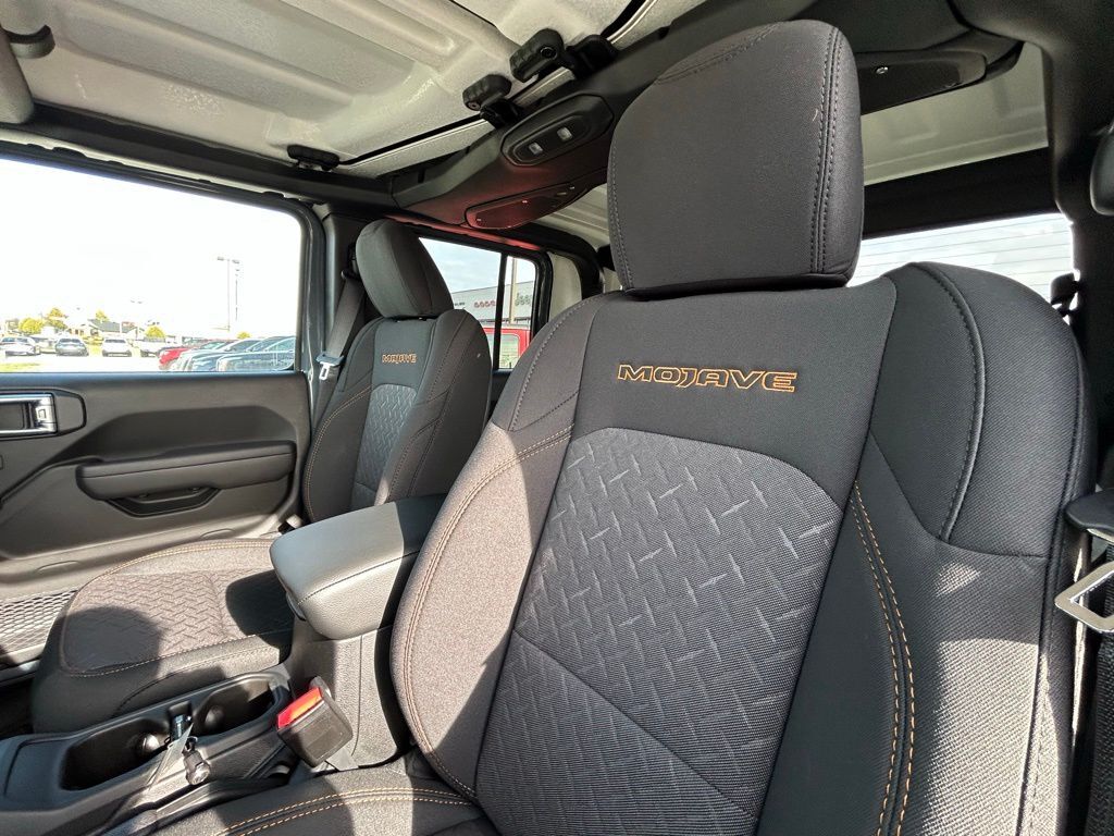 2026 Jeep Gladiator Mojave Crestwood KY