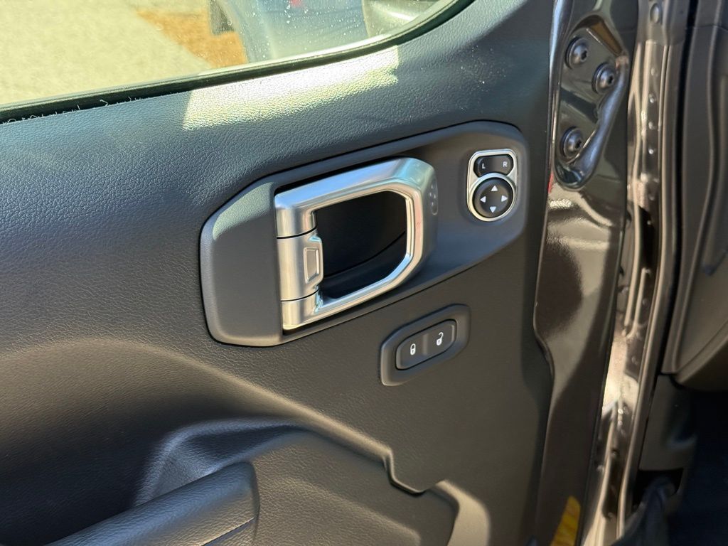 2026 Jeep Gladiator Mojave Crestwood KY